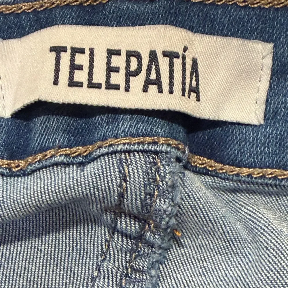 Telepatia floral embroidered